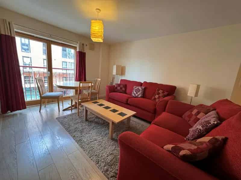 Stylish 2-Bed Apartment Near Loughborough Town Centre