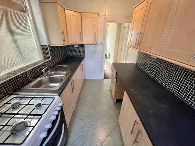 3 Bedroom Semi-Detached House Runnymead Road