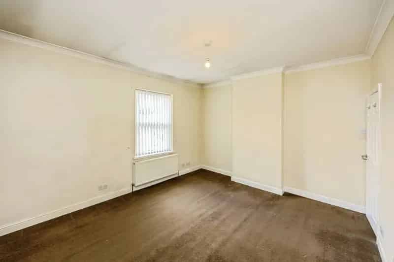 2 Bedroom End Terrace House for Sale Clayton West HD8