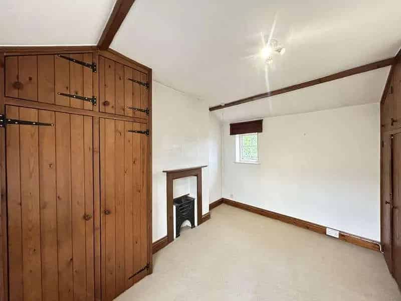 2 bed house for sale