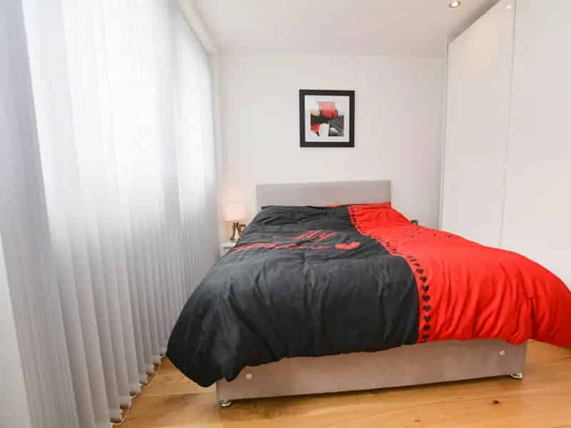 Modern Studio Apartment near Hayes Harlington Station