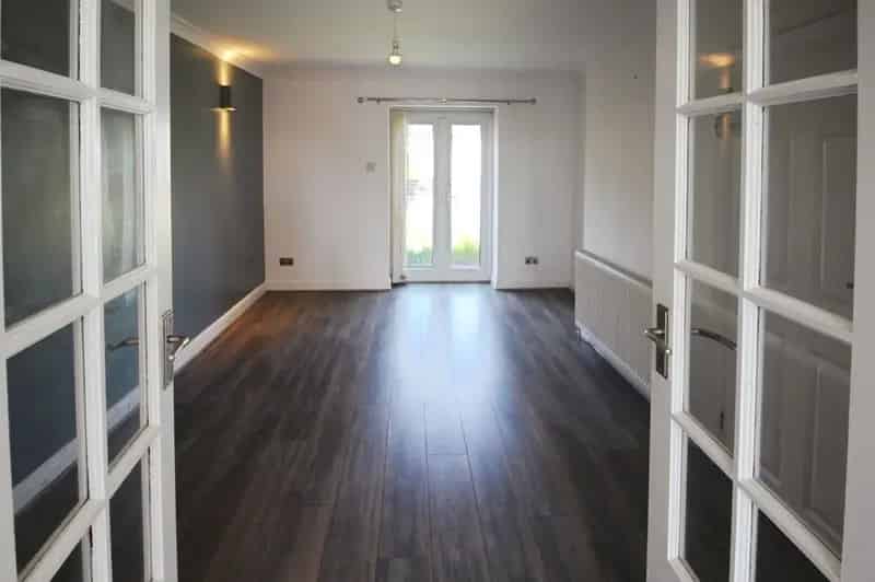 3 Bedroom Semi Detached House for Rent Sheffield S8
