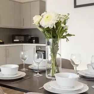 1 Room 75m² Furnished Flat Manchester All Bills Included
