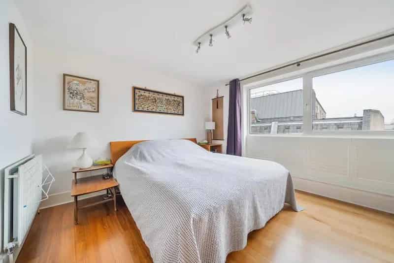Two Bedroom Penthouse Apartment in Clerkenwell