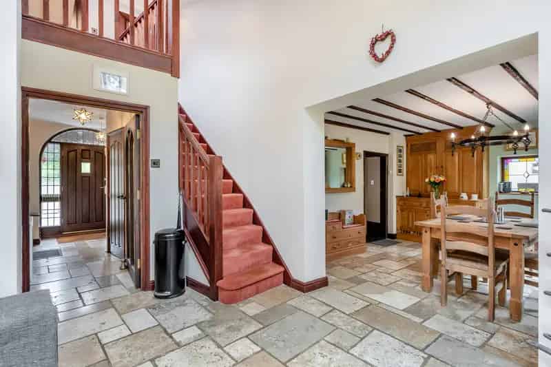 5 Bedroom Semi Detached House with Double Garage Pilgrims Lane Bugbrooke
