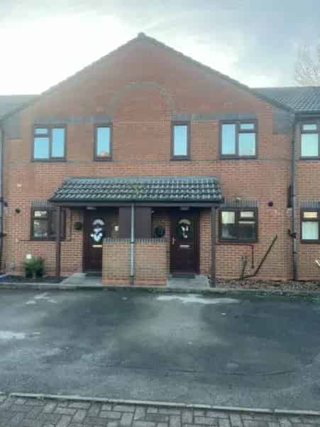 2 Bedroom House in Studley Quiet Cul-de-sac