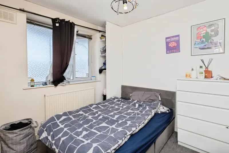 2 Bedroom Flat for Sale near Salford Quays