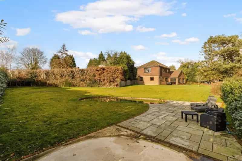 4 Bedroom Detached House for Sale in Bramshott