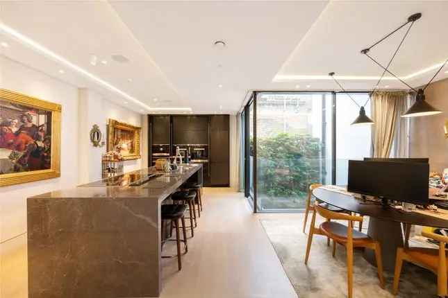 Flat for Sale in Craven Hill Gardens Bayswater W2