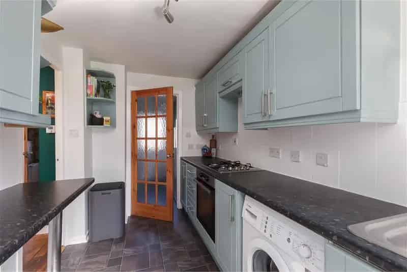 2 Bed Terraced House Currie - Fully Refurbished