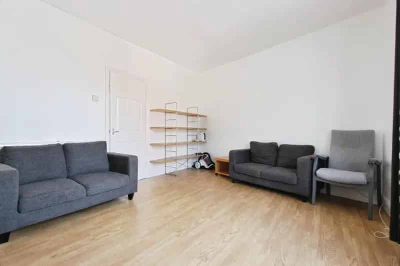 4 Bedroom House Investment Opportunity Two Flats High Rental Income