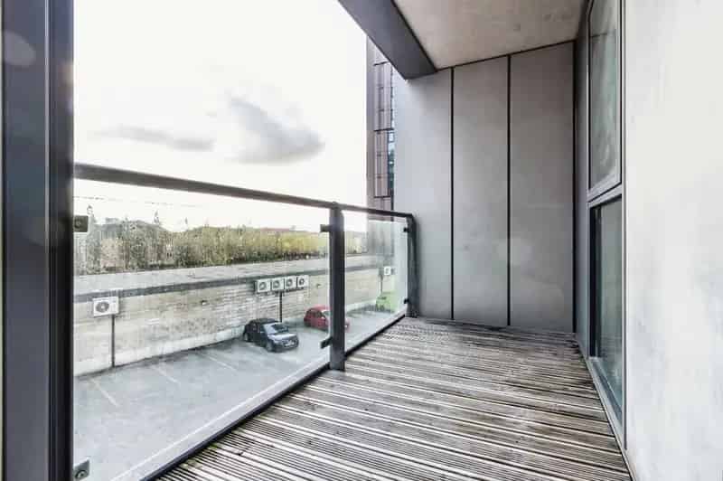 1 Bedroom Flat for Sale Salford M50 Modern Apartment Balcony