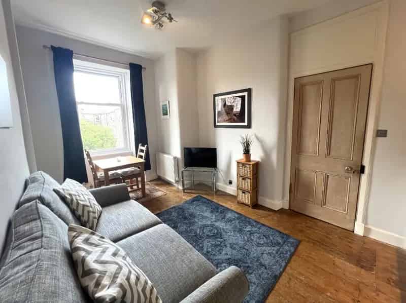 2 Bedroom Flat House to Rent City Centre
