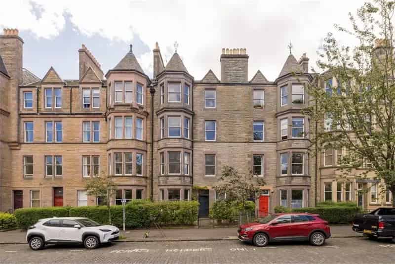 2 Bed Flat Marchmont Edinburgh Near Amenities and Schools