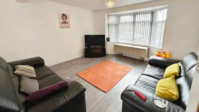 3 Bedroom End Terrace House For Sale