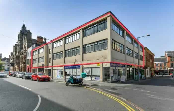 Large Commercial Space For Lease - Ideal For Leisure, Education, Or Religious Uses