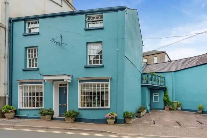 4 Bedroom Grade II Listed Townhouse For Sale in Monmouth