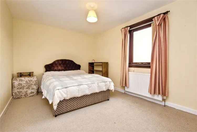 2 Bed Semi Detached House with Garden in Seaside Village