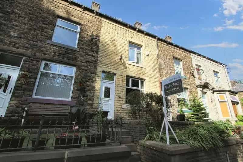 3 Bed House for Sale Todmorden - Spacious Family Home