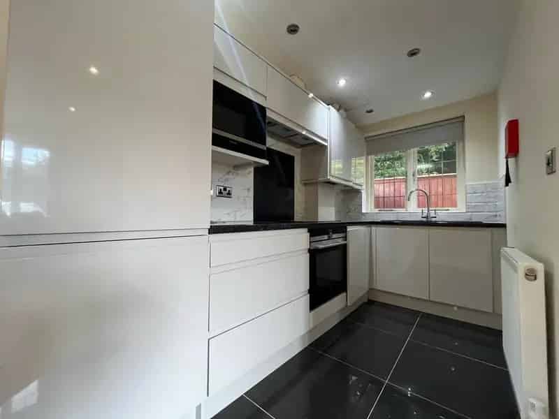 Ground Floor Studio Flat to Rent - Idyllic Location