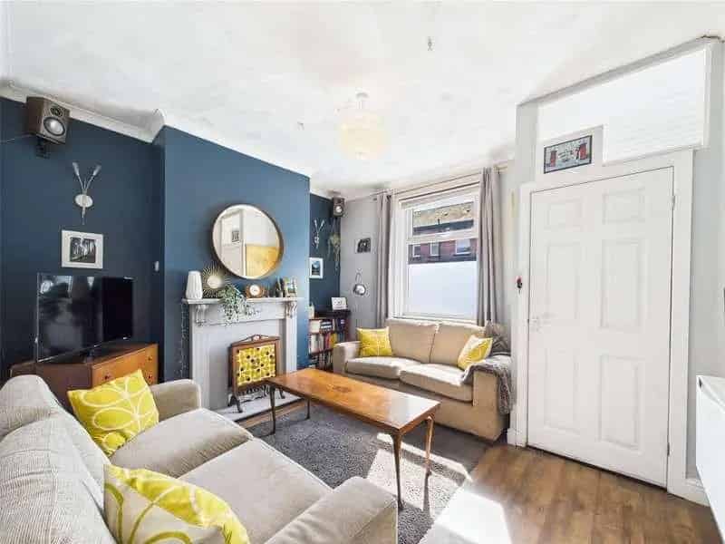 2 Bed House for Sale - Stylish 797 sq ft Home with Garden