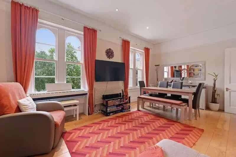 3 bed flat for sale