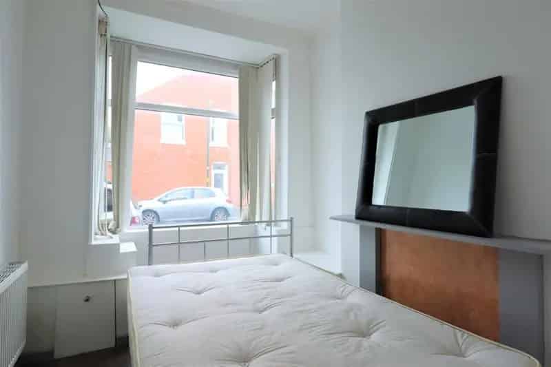 4 Bedroom Terraced House Recently Refurbished