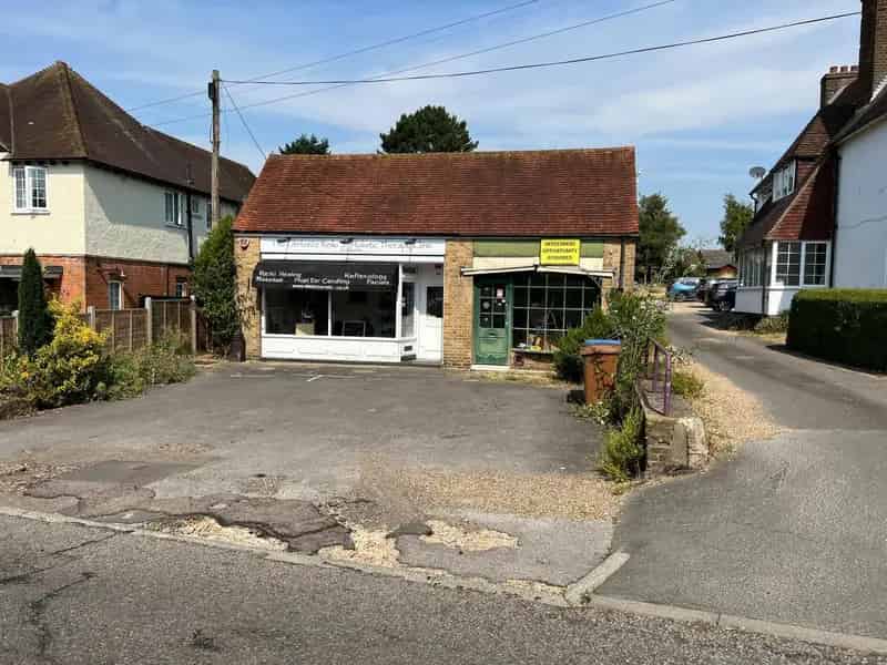 Retail Units for Sale in Welwyn Near Station