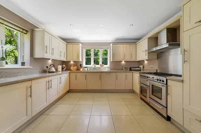 5 Bedroom Detached House for Sale Layer Road Kingsford