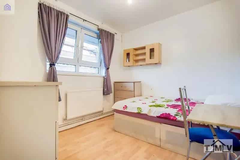 2 Bedroom Flat to Rent near Aldgate East Station