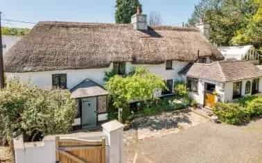Grade II Listed Thatched House with Annexe in Lifton Devon
