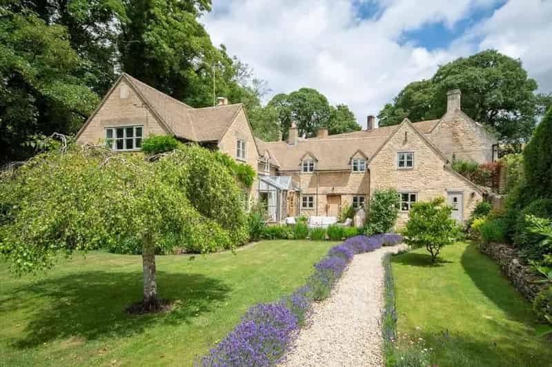 4 Bedroom Detached House for Sale in Cheltenham