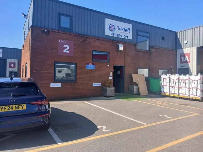 Two Story Office Block with 7 Parking Spaces in Secure Business Park