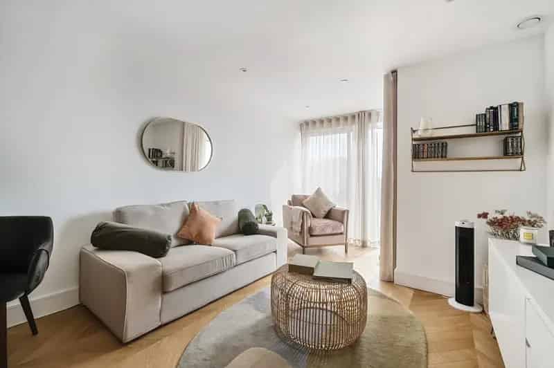 1 Bedroom Beachfront Apartment for Sale in Hove