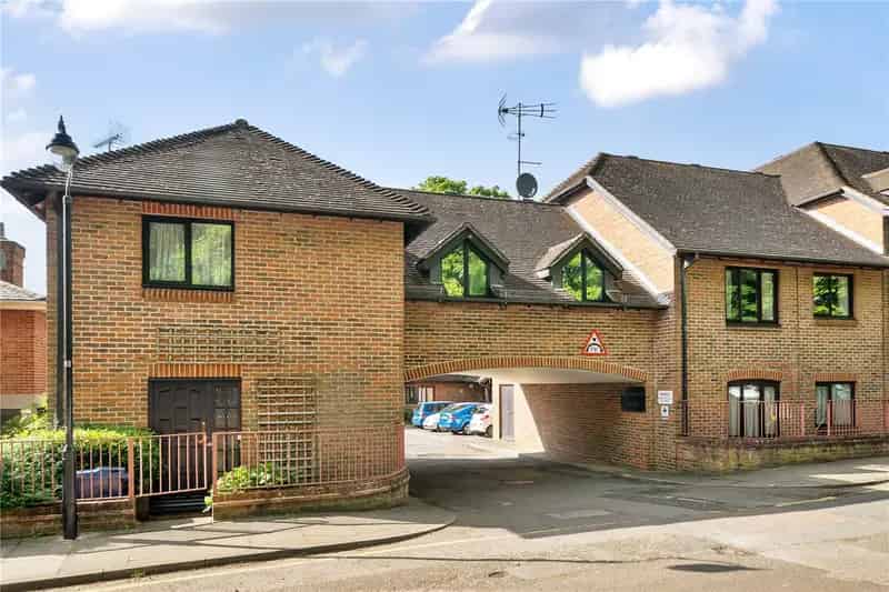 1 Bedroom Flat Tilford Private Garden River Views Parking