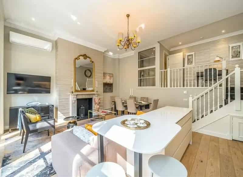 Four Bedroom Duplex Near Harrods - Stunning Period Features