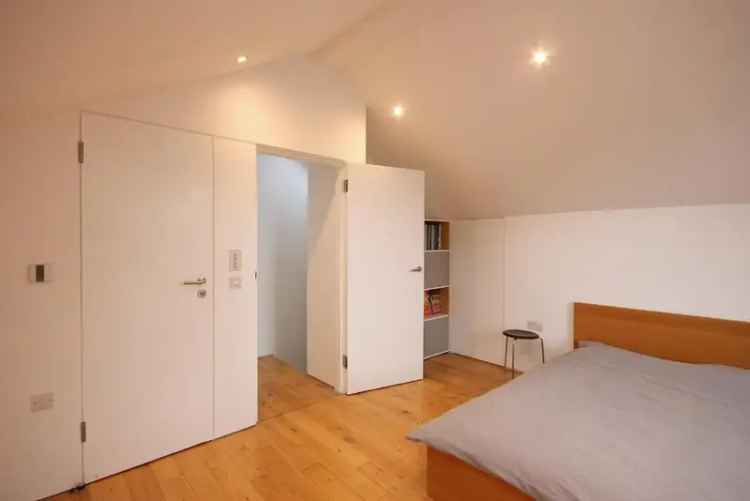 Nunhead Train Station Apartment Near Peckham Rye Common