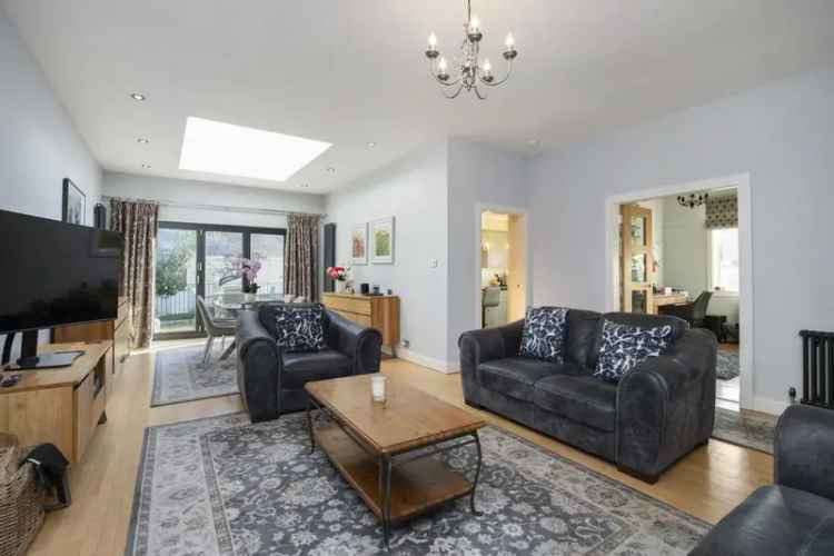5 Bedroom Detached Bungalow House for Rent in Edinburgh