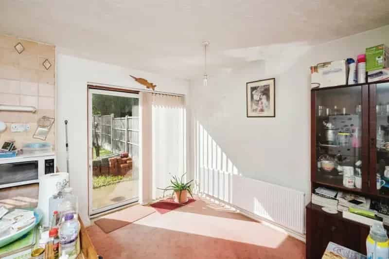 Four Bedroom Semi Detached House with Converted Garage and Wet Room