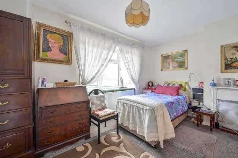 3 Bed House for Sale Near Morden Hall Park