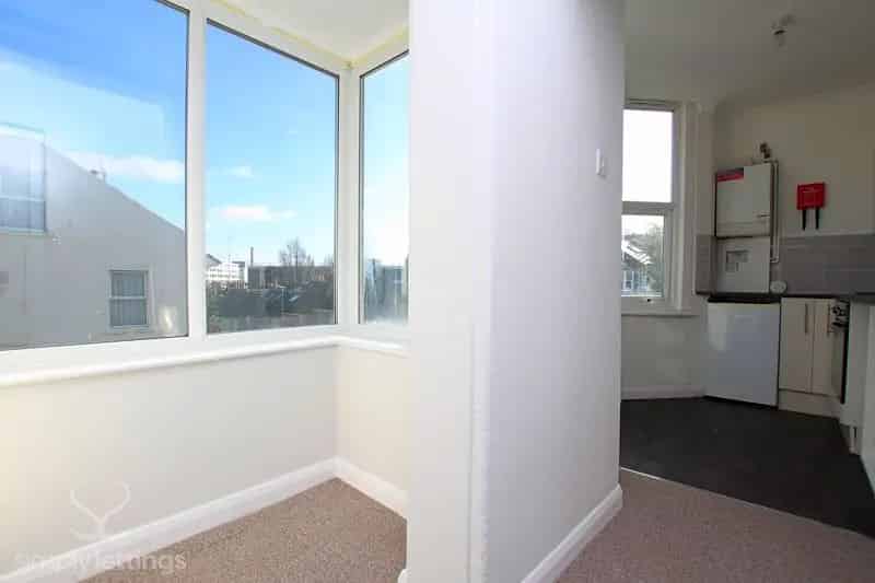 1 Bedroom Flat Near Brighton Station
