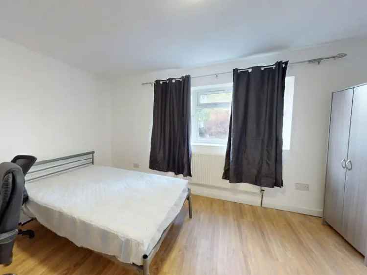 House For Rent in Moulsecoomb Way, Brighton, England