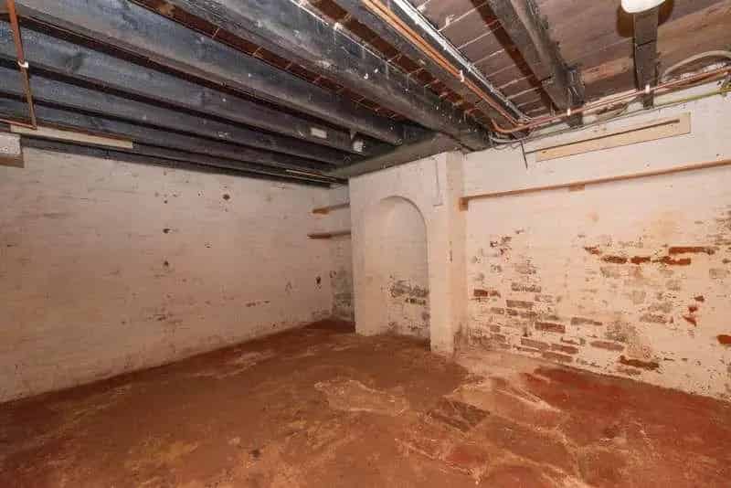 3 Bed End Terrace House For Sale Near London
