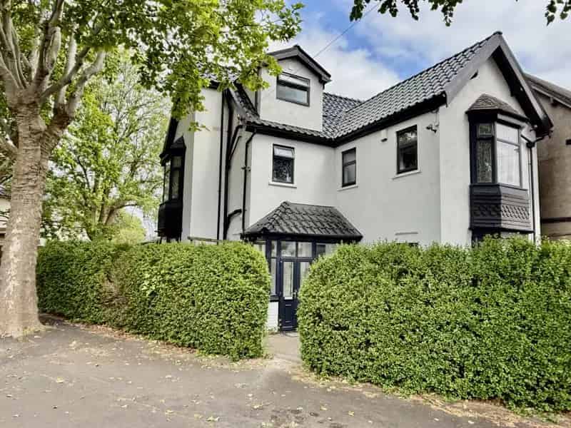 4 Bedroom Detached House to Rent