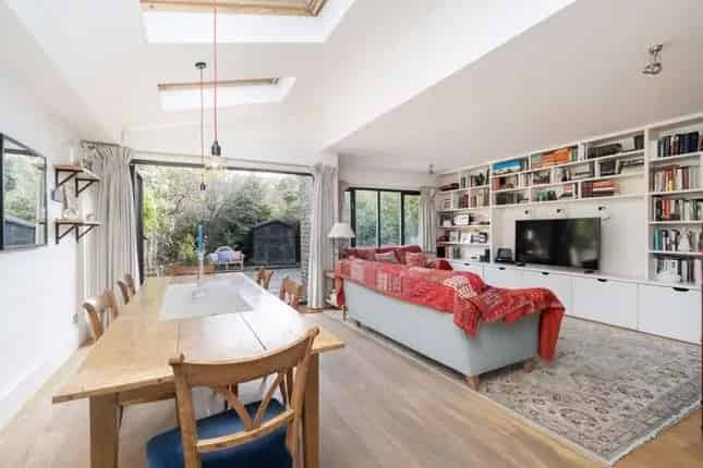 Victorian House Findon Road London W12 4 Beds 2 Baths Garden Flat