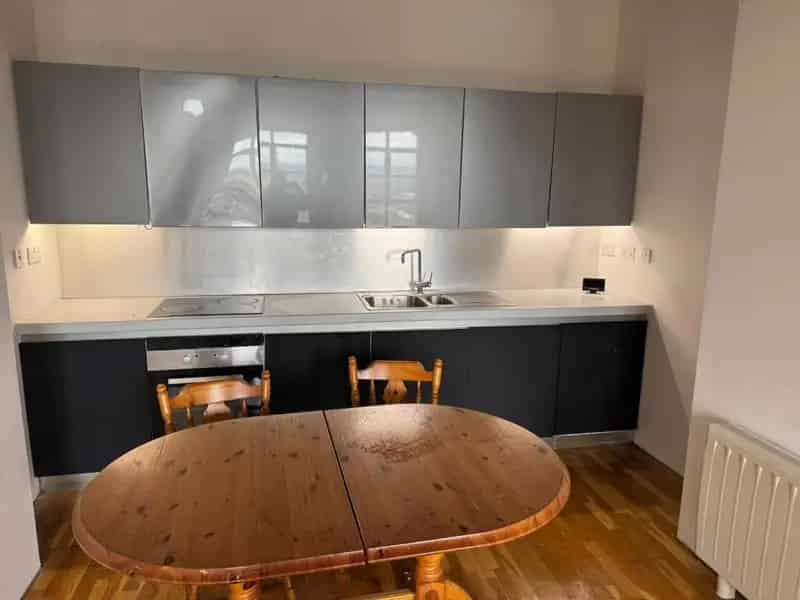 1 Bedroom Apartment Stunning 1 Bedroom Apartment Available Now