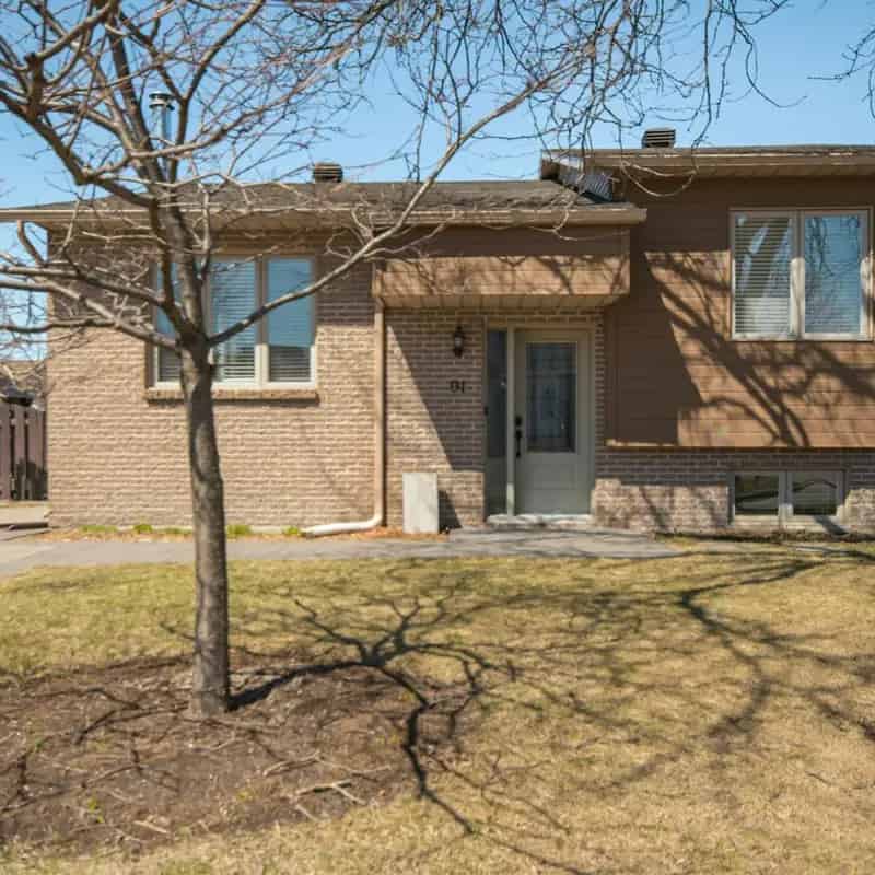 5 Bedroom Split Level Home in Blainville with In-Ground Pool