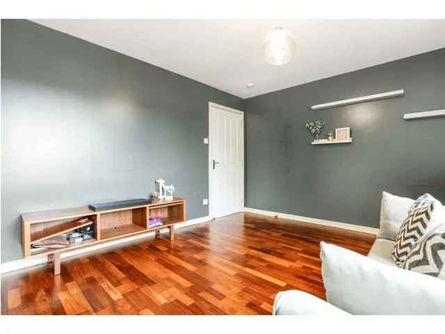 2 bedroom flat  for sale