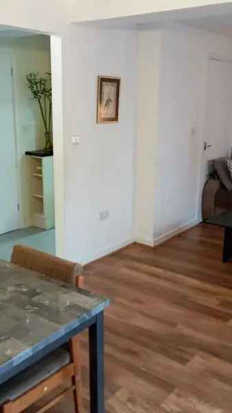 Spacious 2-Bedroom Flat with Large Terrace and Storage