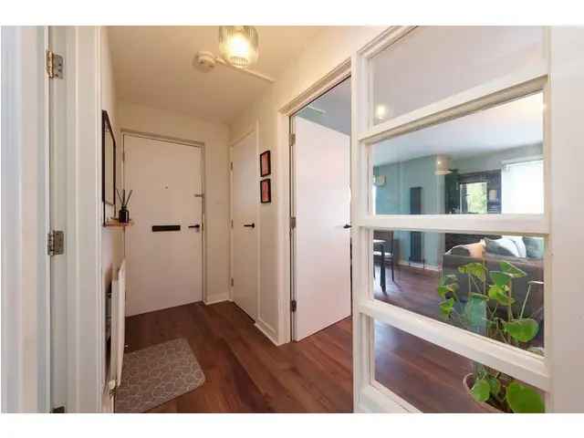 2 Bedroom Flat for Sale in Paisley
